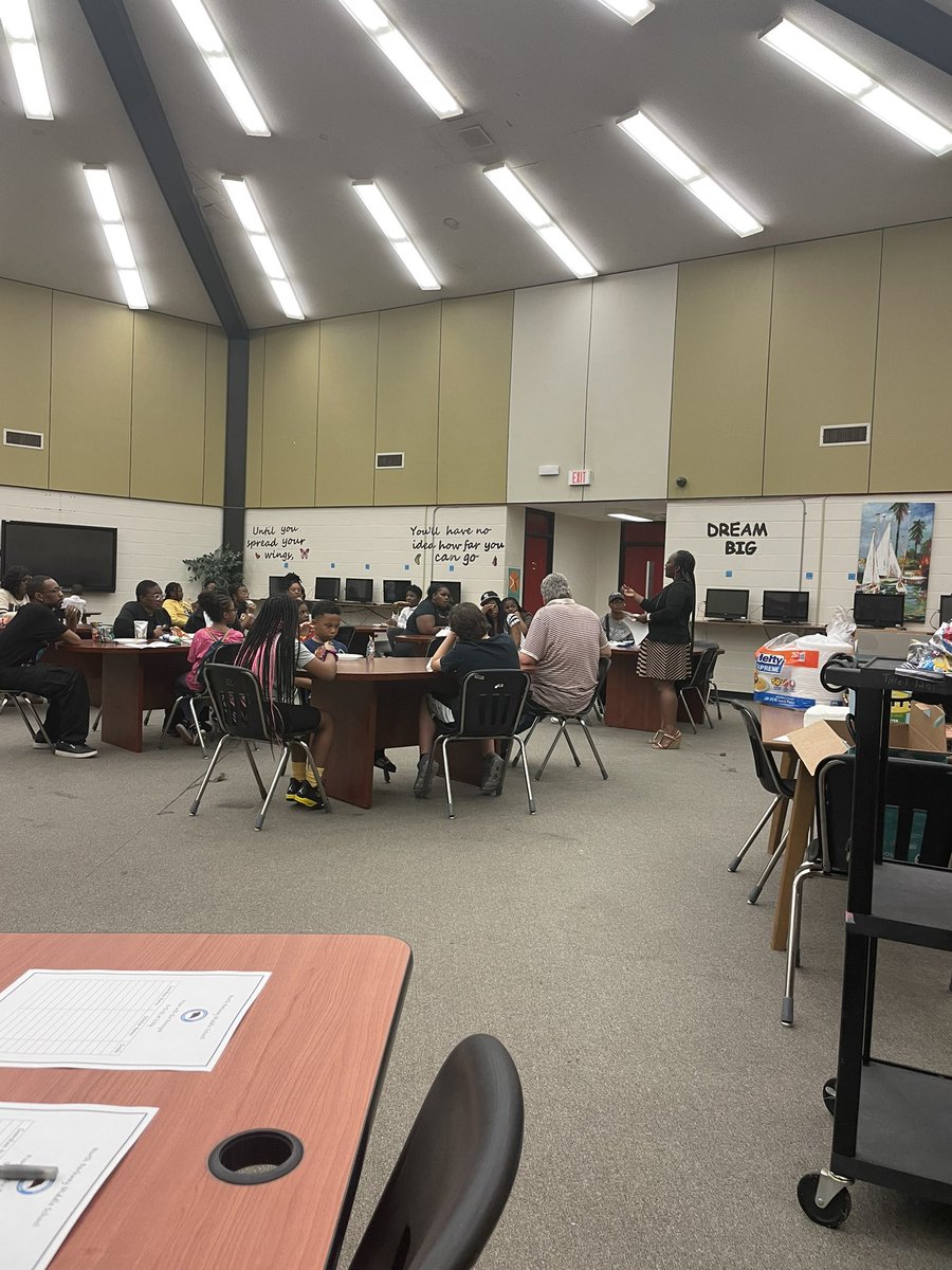 npmspanthers's tweet photo. 🍕👩‍👧‍👦 Big shoutout to our incredible North Parkway parents! 🙌🌟

Tonight's "Pizza with the Principal" event was a success, all thanks to your wonderful presence and participation. Your support means the world to us! #ParentEngagement #CommunityStrong #MentorU #NorthParkwayProud https://t.co/nJaFtbsMTQ