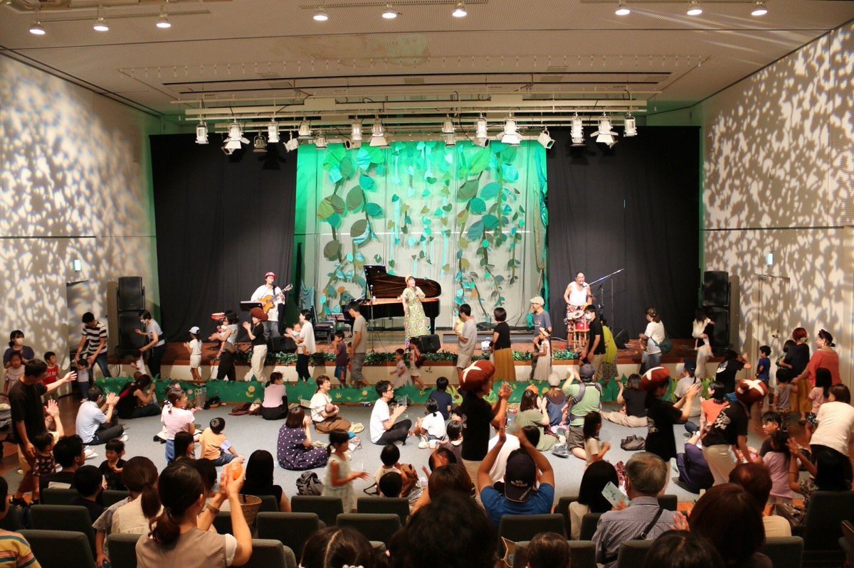 utautai_lilly's tweet photo. 2023.09.10
小美玉市四季文化館みのーれ
風のホールにて
0才からの参加型親子コンサート
みゅーじっくすたーと

出演
うたうたいりりぃ
武徹太郎(馬喰町バンド)
石川浩司(たま、パスカルズ)

最高の時間で、またやりたいー！
全国の皆様、親子コンサート
ぜひご依頼お待ちしています✨🌈 https://t.co/mKHGYnADig