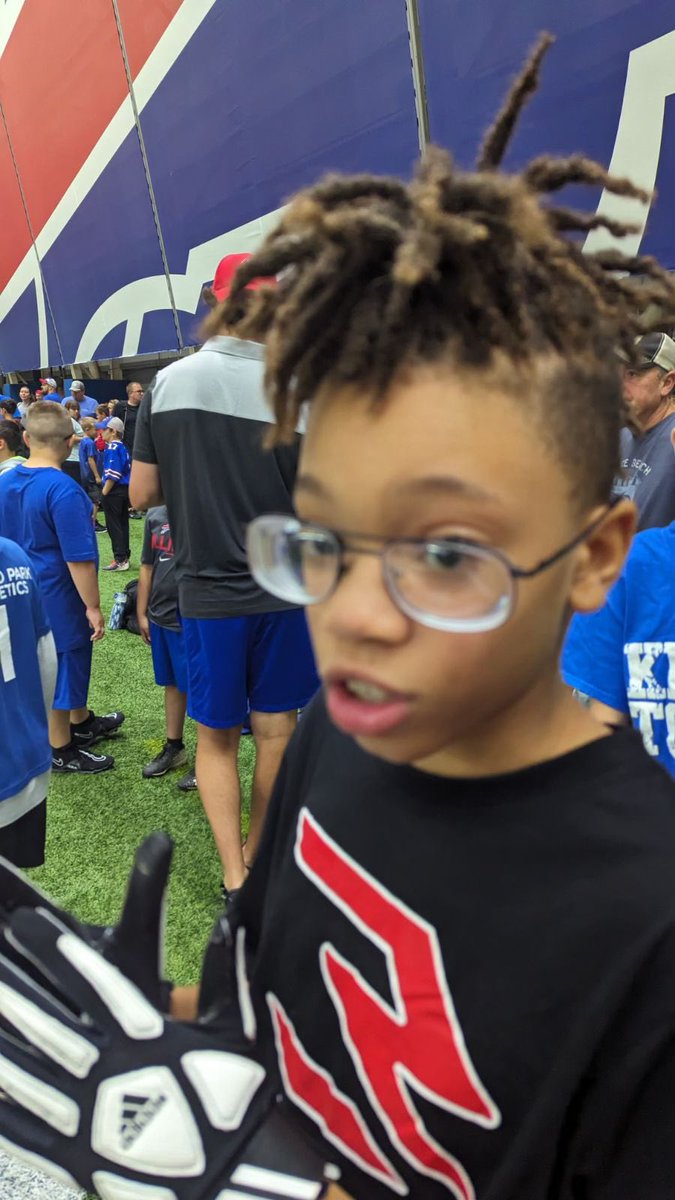 CompeerFriends's tweet image. Rickey had the unforgettable opportunity to attend @JimKelly1212 Football Camp 🏈.
We asked Rickey about his favorite moment, and his eyes lit up as he recalled, "being thrown a football from Jim Kelly!" 🙌 
Rickey is waiting for a #mentor. #BillsMafia