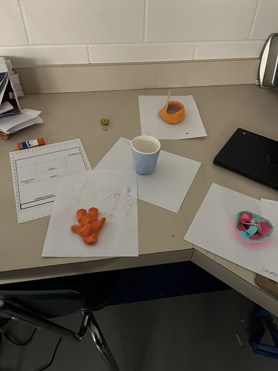 MBookworms's tweet photo. Trying our hand at some sculptures and pottery inspired by the early Desert Southwest Native Americans. #BeRoyal https://t.co/Fky62gB4u6