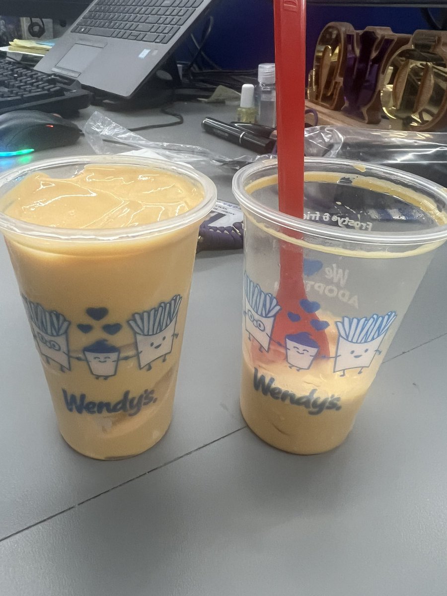 yolandaharrisTV's tweet photo. Thanks for the treat Jerry Martz TV! I must say @Wendys really nailed it on this one. #notanadjustafan #pumpkinspicefrosty https://t.co/i3BSuux3mX