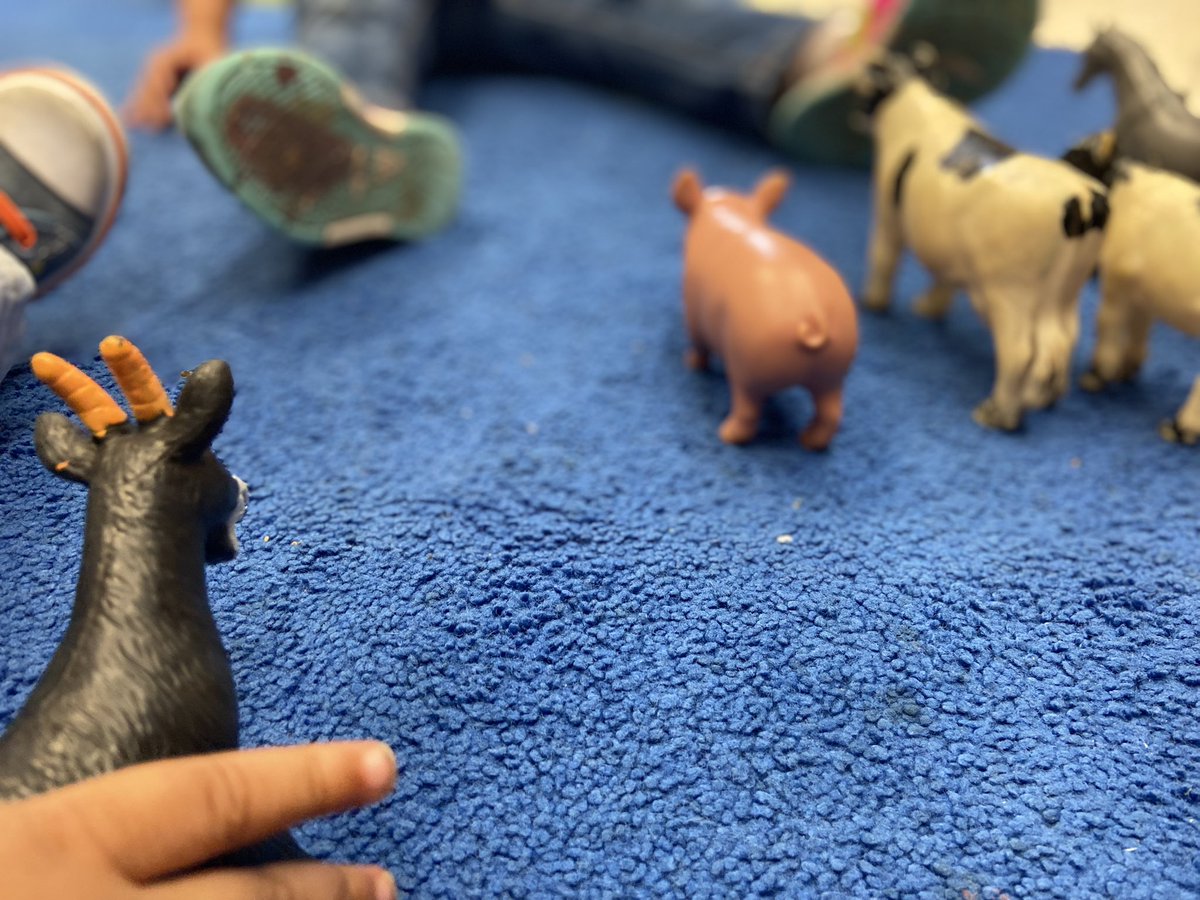 MsJiJionline's tweet photo. Old Macdonald Sing-A-long using farm animals to help introduce new words in a fun way n help develop their language skills and learn about their world
#EarlyLearning at #PLASP
#Language #HighScope #keydevelopmentalIndicators #KDI D16 D18 @PLASP_CCS https://t.co/vY64ZRmXgk