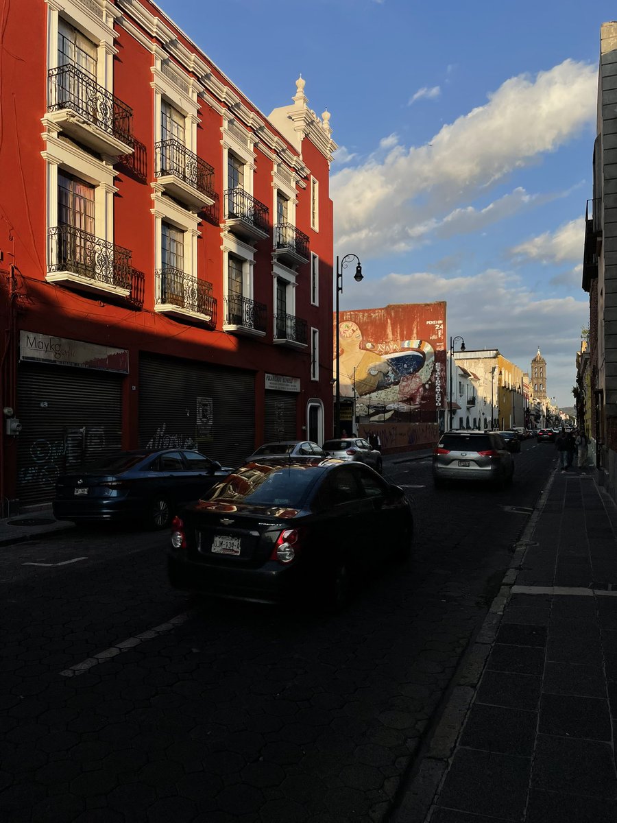 nicanorescaler4's tweet photo. Los colores cálidos del Centro de Puebla https://t.co/vJGVHgCZ9B