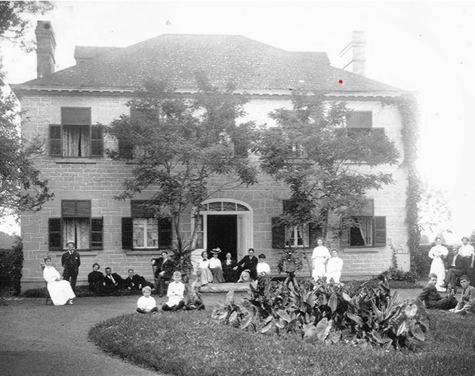 PeterPLiu_MD's tweet photo. Day 1⃣2⃣@JumpInCanada ran into #MapleLawn Gardens, a designated National Historic Site as best example of 19th century walled garden in Canada. Garden layout preserved as in B&W photo of Cole family in 1907. New and old together as in @CWHHAlliance for 🧠🫀 as #HerHeartMatters. https://t.co/3PzyuwPOiZ