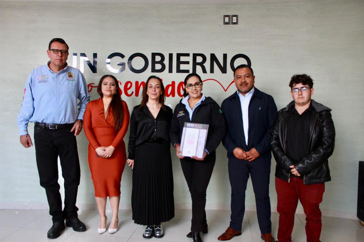 paoviteb's tweet photo. Tuvimos la oportunidad de compartir con municipios del Valle de Toluca la importancia de la evaluación en el quehacer público. https://t.co/OewKJo1vMr