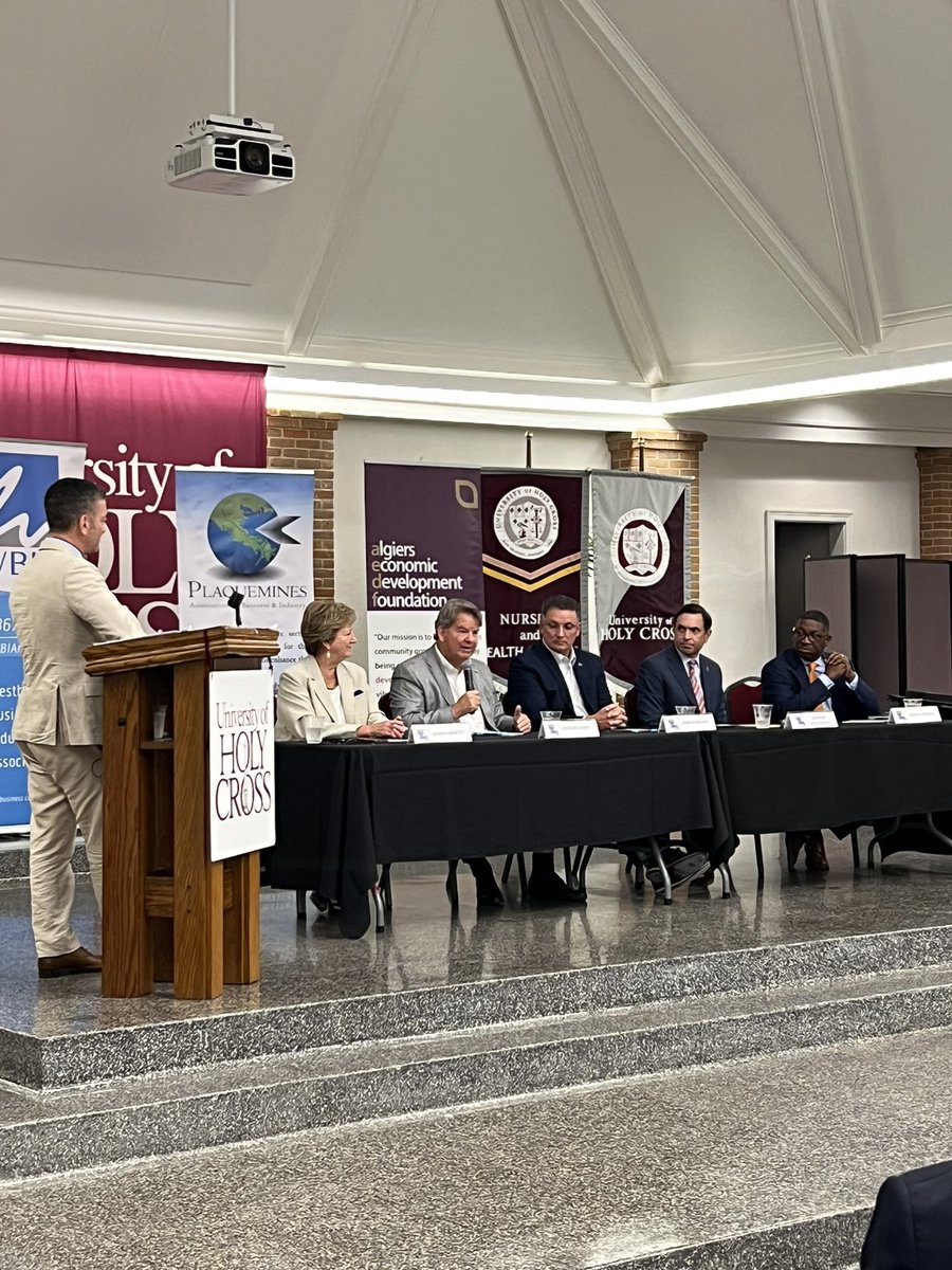 UofHC's tweet image. The Westbank Governor’s Forum at the University of Holy Cross was a great opportunity for meaningful dialogue and a look toward a brighter future for the great state of Louisiana. @WBIAnola @AlgiersEconomic @GNOinc 
#GovernorsForum #StateProgress #Collaboration