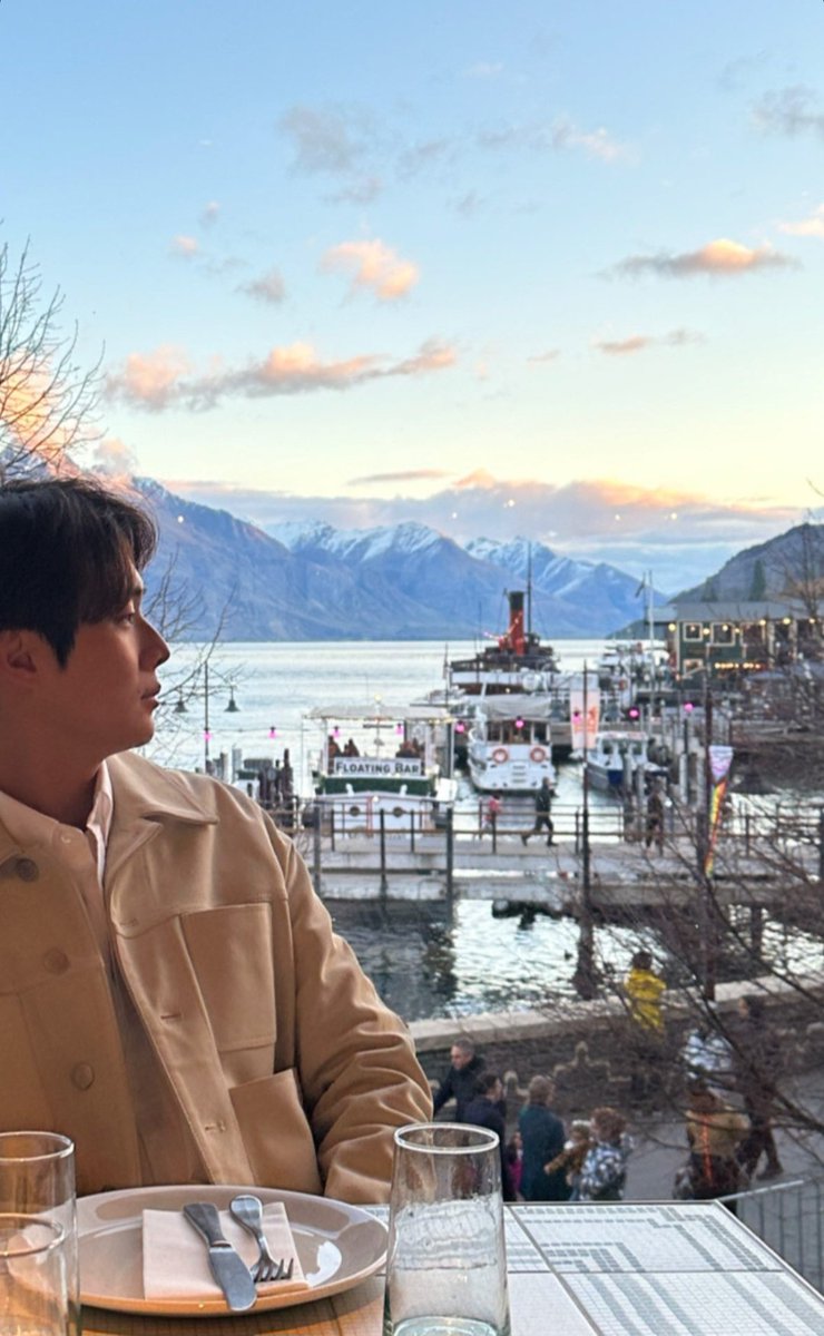 choiwoossik's tweet photo. how's the view? https://t.co/12XfgP3iLQ