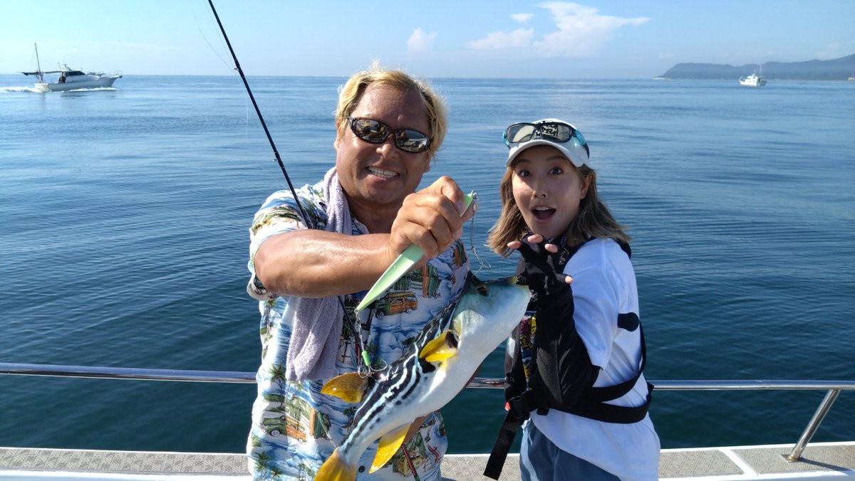 babababa_f's tweet photo. 今夜10:30～放送の #BABABABA爆釣Fishing は、大阪湾で #ジギング😄
#エバーグリーンインターナショナル のロングジグを使って #タチウオ や #青物🐟などを狙います👊
ジギングの名手・久保さんによる #タチパターン 攻略法は必見です✨
これから最盛期を迎える #大阪湾ジギング ご覧ください😉🎵 https://t.co/oB17tJn0nl