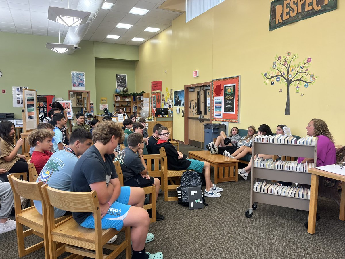 Mrs. Giambruno and Mrs. Barbara’s classes went to the library for a book talk and to pick independent reading books with the help of Mrs. Simonetti.