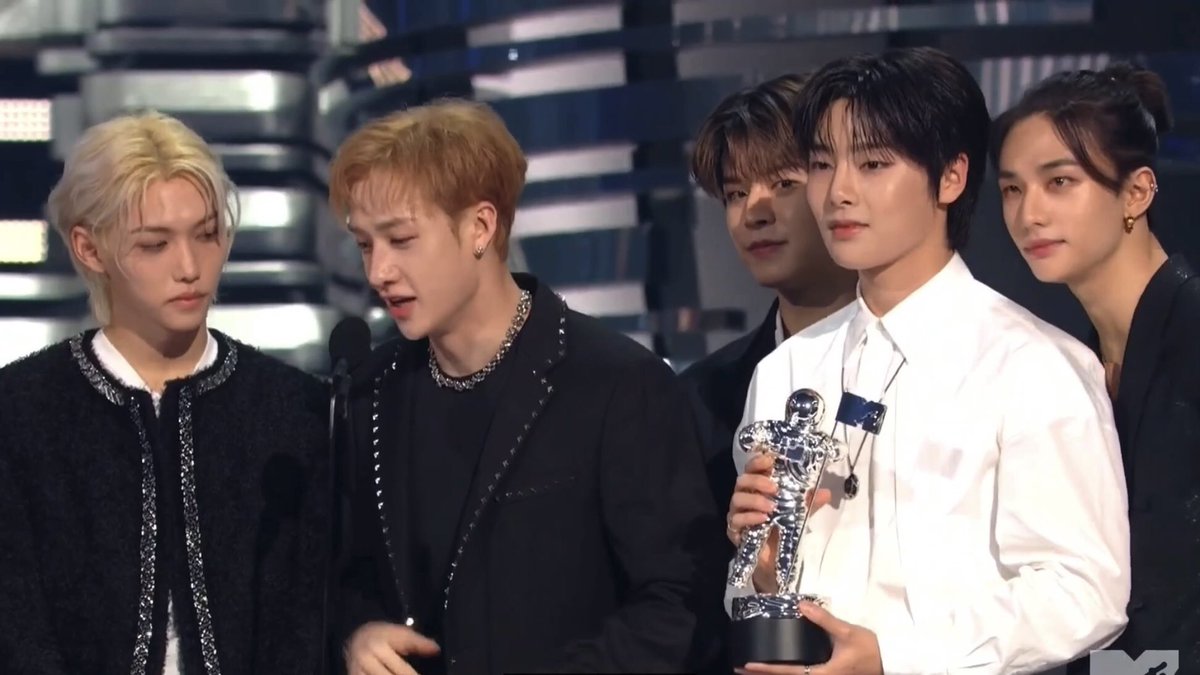straykidsfilm's tweet photo. Stray Kids winning Best K-Pop @ VMAs 🏆 https://t.co/6tw54JDlli