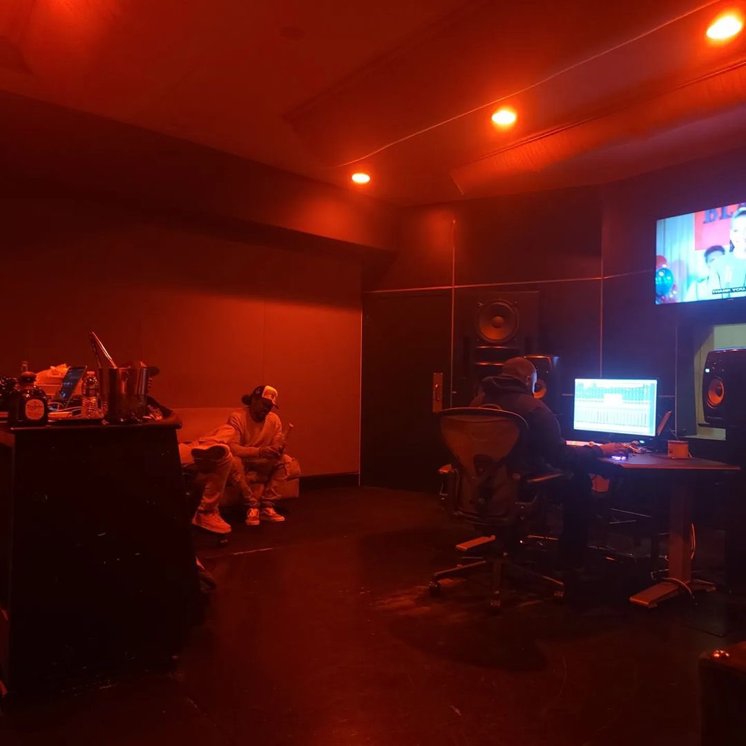 LAOnLock's tweet photo. It’s time.

#DeuceBiggs - “Element of Surprise” EP is now complete!

9/?/23

📸: @christianfordcf 

#LAOnLock https://t.co/V4yrzaXOPD
