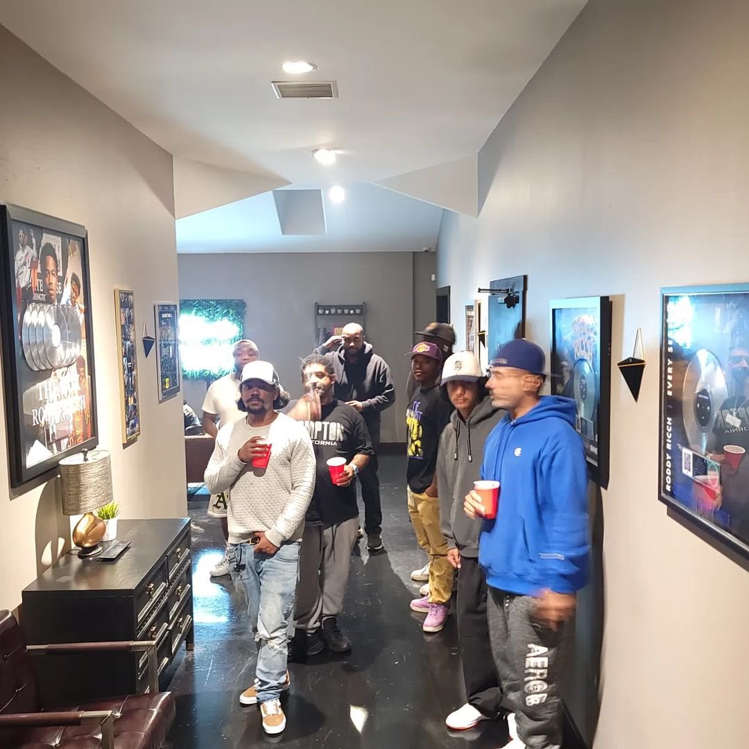 LAOnLock's tweet photo. It’s time.

#DeuceBiggs - “Element of Surprise” EP is now complete!

9/?/23

📸: @christianfordcf 

#LAOnLock https://t.co/V4yrzaXOPD