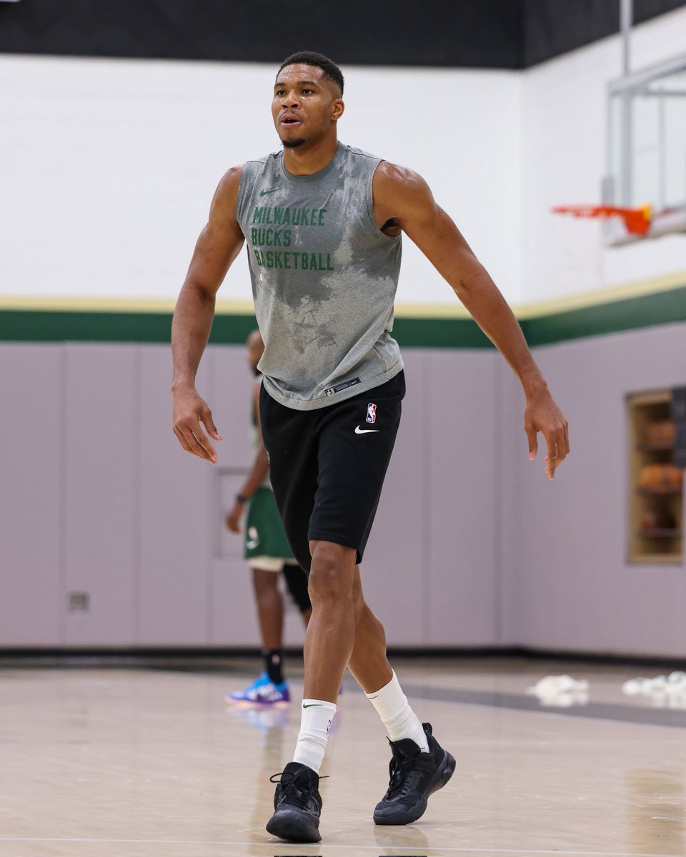 Giannis_An34 tweet picture