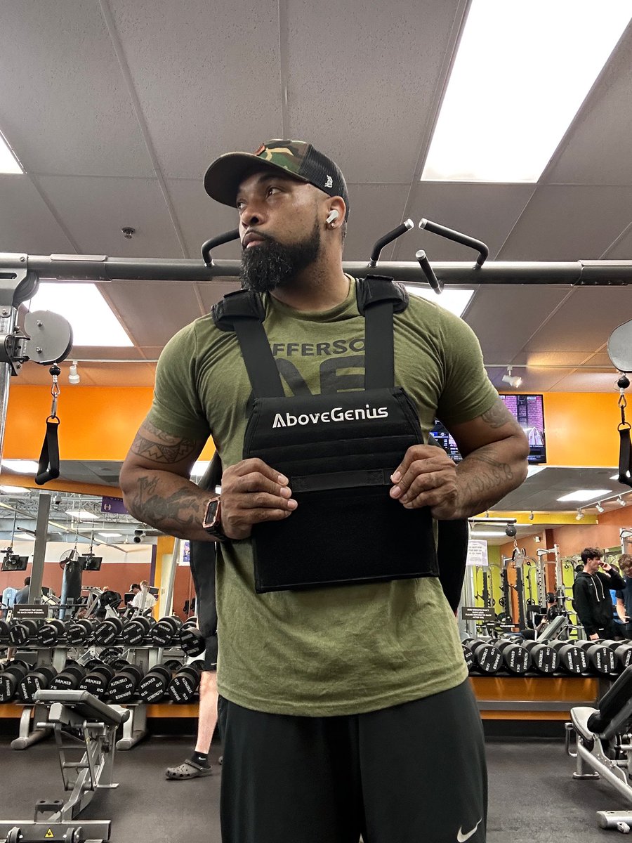 IAMSTAYFRESH's tweet photo. Off season https://t.co/efuiR5qZQo