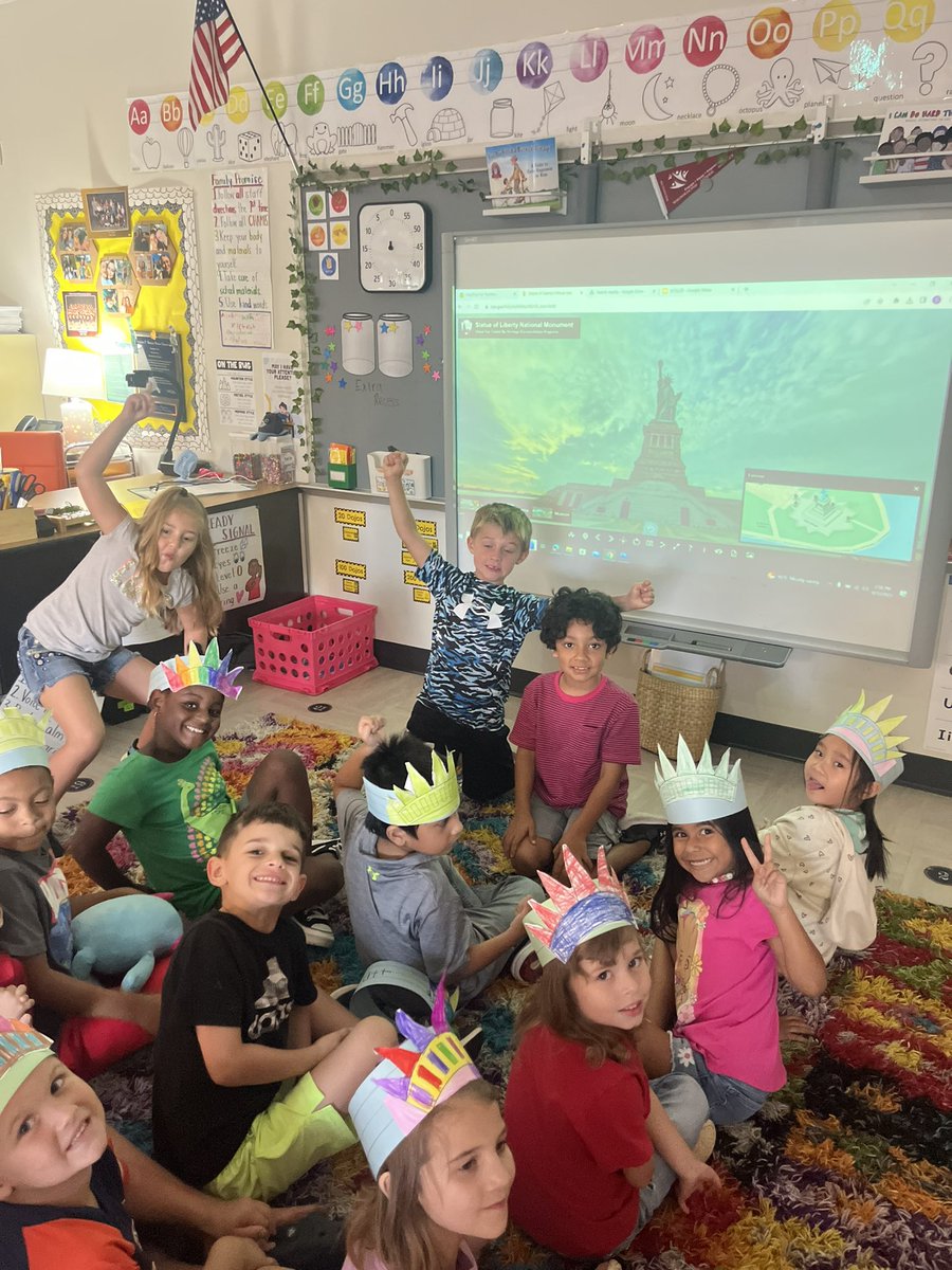 msshingler's tweet photo. We had a blast going on our virtual field trip to the Statue of Liberty and starting our Statue of Liberty books! π½ #ExcellenceInMotion #BuildingContentKnowledge @NicholsSawmill https://t.co/ID0MksK0d6