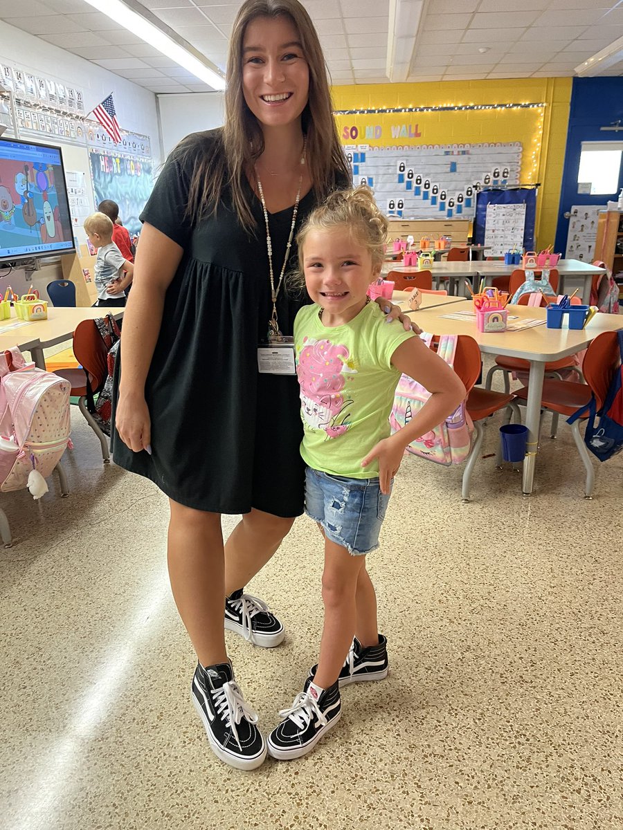 LGrossVB's tweet photo. When your K student twins with her K teacher! @MsGrimes_ @VBFairfieldES https://t.co/bTMPNNqmyw