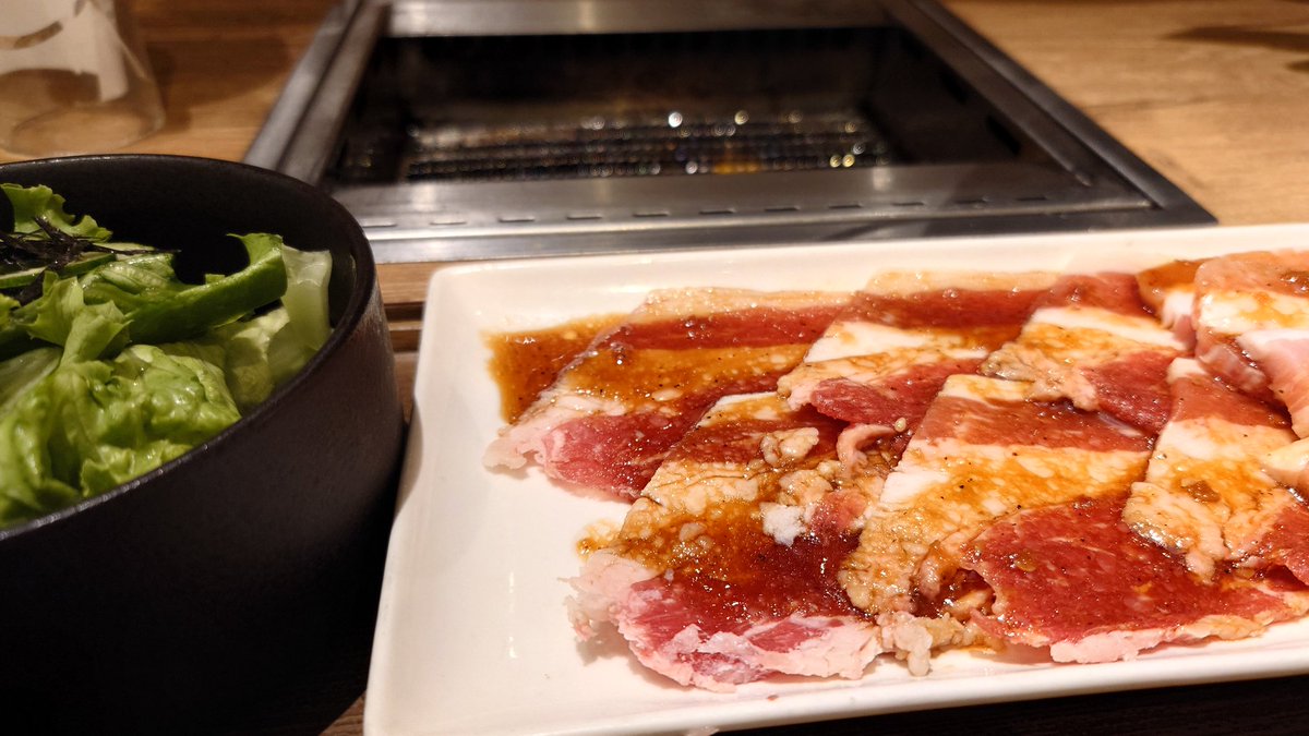 simaaji38's tweet photo. 新幹線とか特急乗ったら飲むか寝るかしかすることないじゃん https://t.co/aig4O44tJW