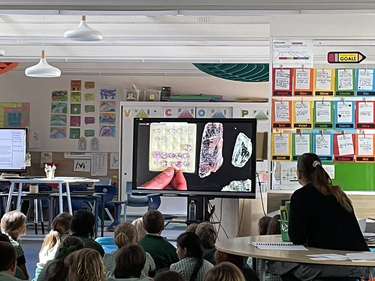 yr4tell's tweet photo. As part of A Virtually Week in Canberra we joined Geoscience Australia for a webinar that showcased Australia’s most valuable gemstones, rare rocks, crystals and fossils https://t.co/9IYYhlWqbJ