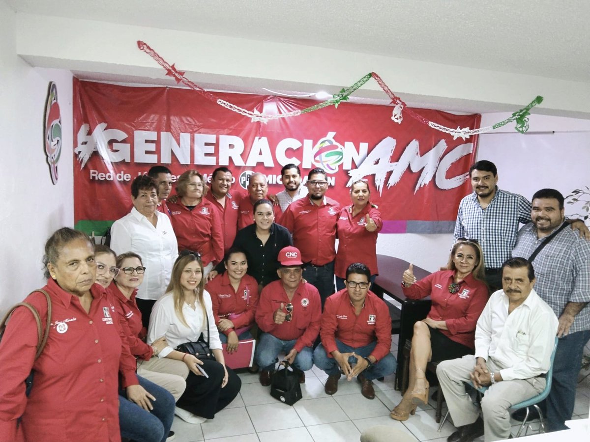 RJXMMichoacan's tweet photo. Esta tarde nuestra líder @Bren_GarnicaM recibió la visita del comité municipal y sus sectores y organizaciones de Lázaro Cárdenas, son muestra del trabajo en equipo que realizan encaminado hacia el proceso eléctoral, siempre es un gusto saludarlos. 

#Revolucionarios https://t.co/JHDBH0cSbE