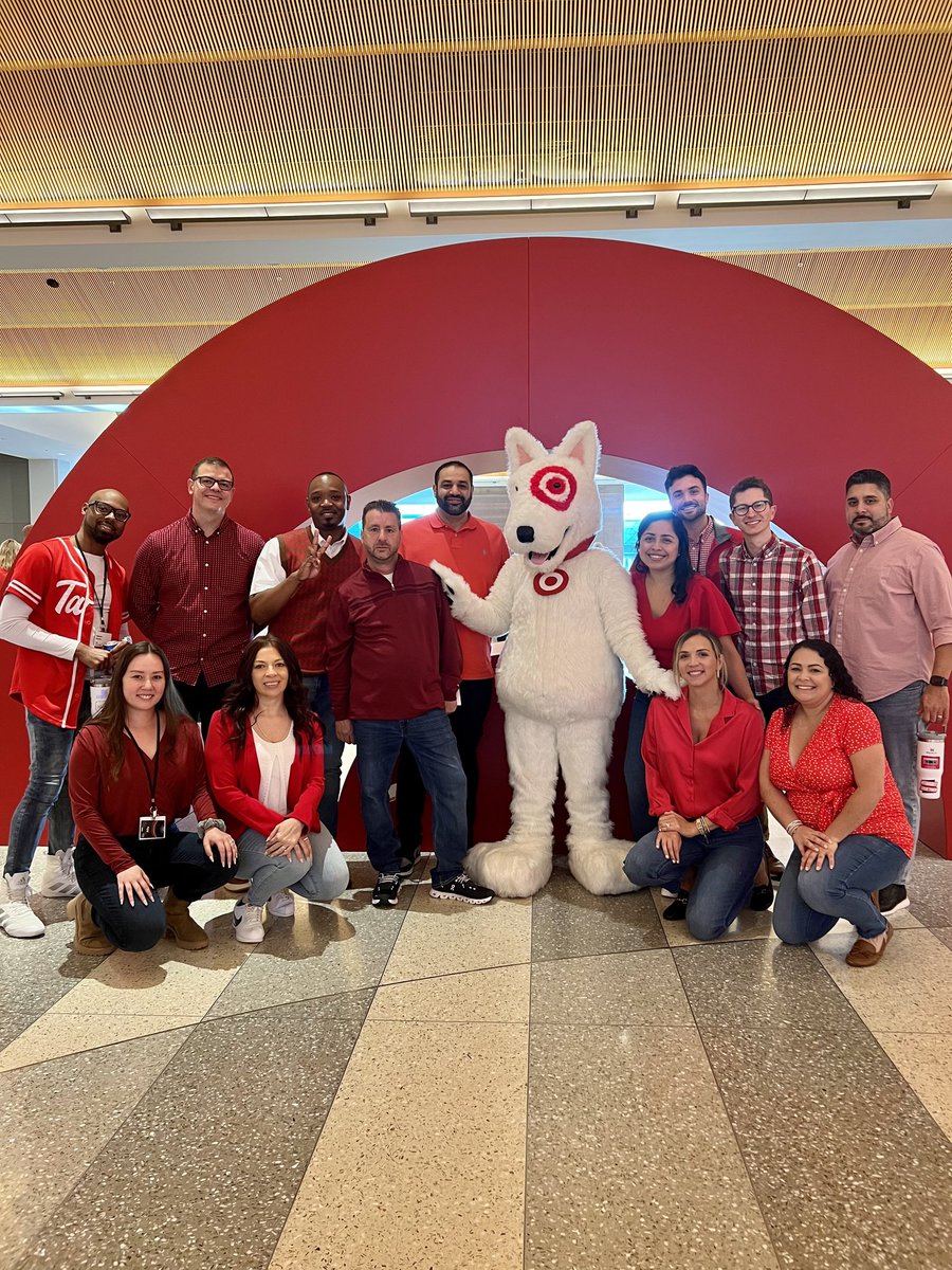 NashawnO_TGT's tweet image. Target Together 23' with the D455 family!!! Great to be apart of this awesome team.