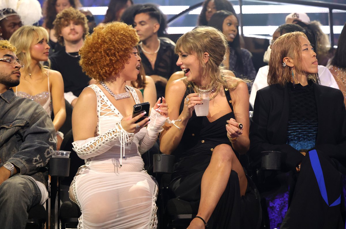 vmas tweet picture