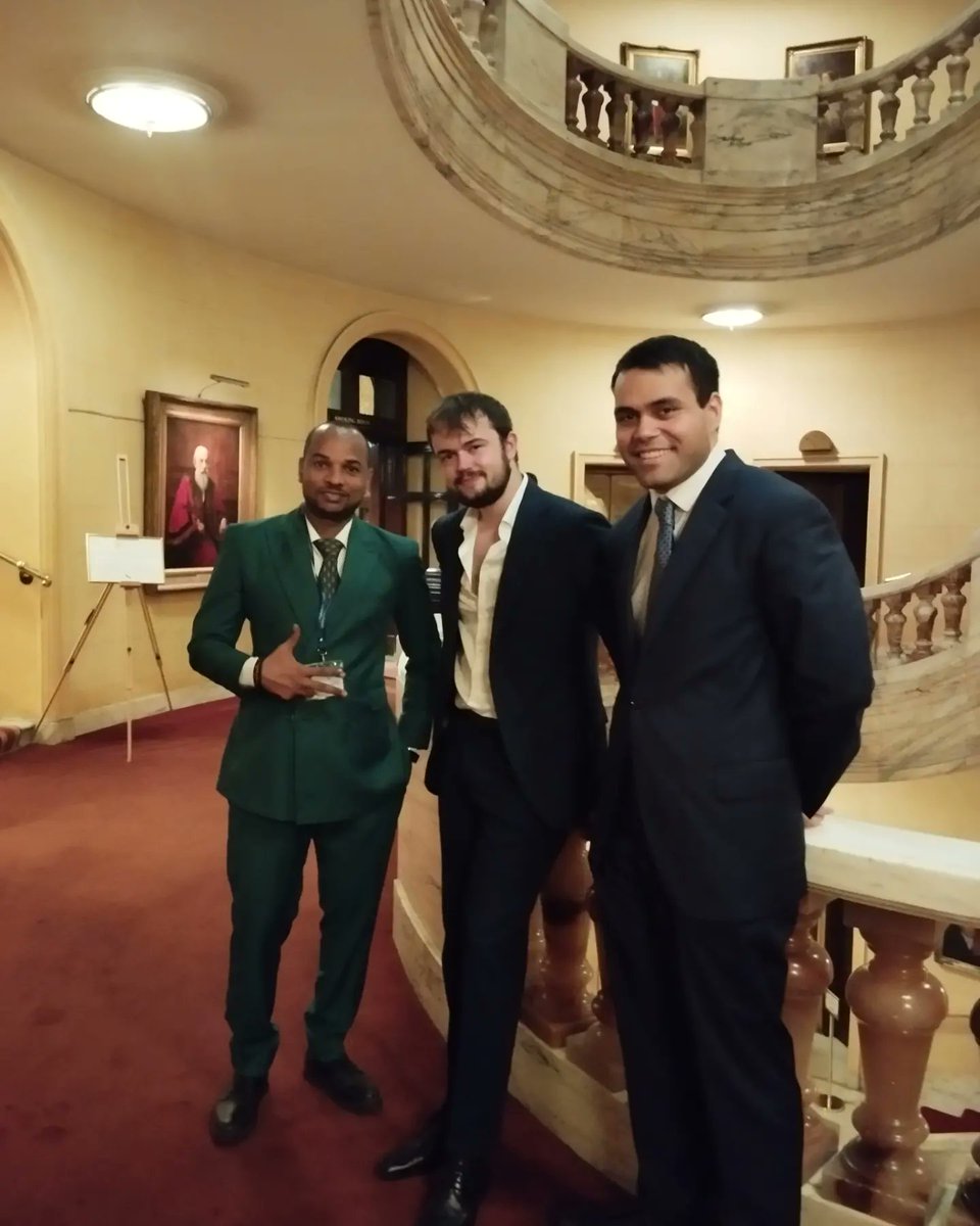 iyfniky's tweet photo. j'ai investi dans ce forum. 

Mon expérience au Young Diplomats Forum a été exceptionnelle. J'ai non seulement eu l'opportunité de présenter sur un sujet qui me passionne, l'intelligence artificielle et la diplomatie, mais j'ai également élargi mon réseau international. https://t.co/hCbhZY1zFI