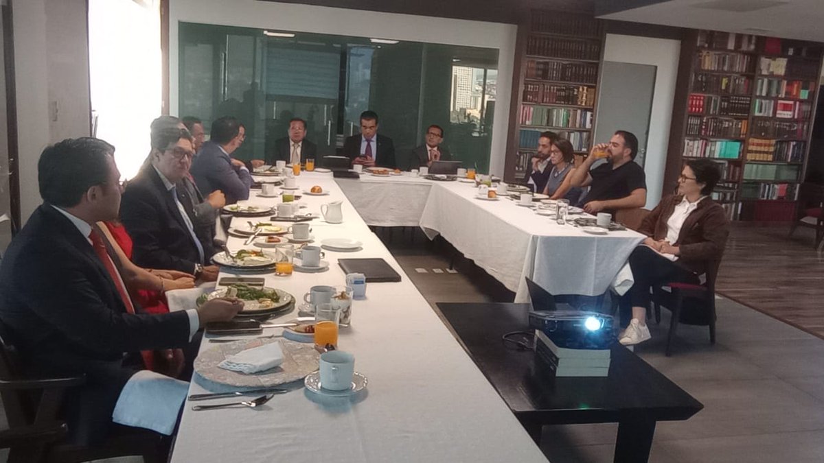 INCAM_Abogados's tweet photo. Hoy se llevó a cabo el desayuno de trabajo de la Comisión de Derecho Mercantil, agradecemos la participación a Carlos A. García y a Quetzalcóatl Sandoval así como a quienes nos acompañaron @cfiguer24355392, @cgbellinghausen https://t.co/PsDSneReun