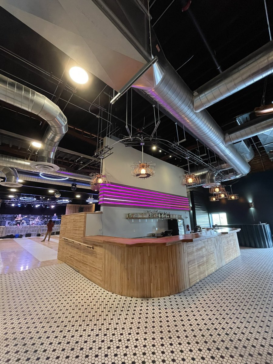 Mahalls20Lanes's tweet photo. ROXY GRAND OPENING 🎉 https://t.co/EdodDzxpyV