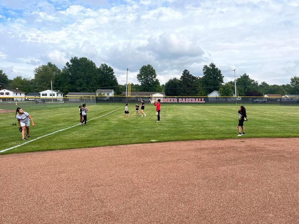 Elyria_Baseball's tweet image. Another successful youth day! The most important part of this game is building the youth programs back up loved seeing all the girls and boys get better today! Thank you again to the ladies for the continuous help! Means everything to these kids! 
#CommitmentToTheProcess