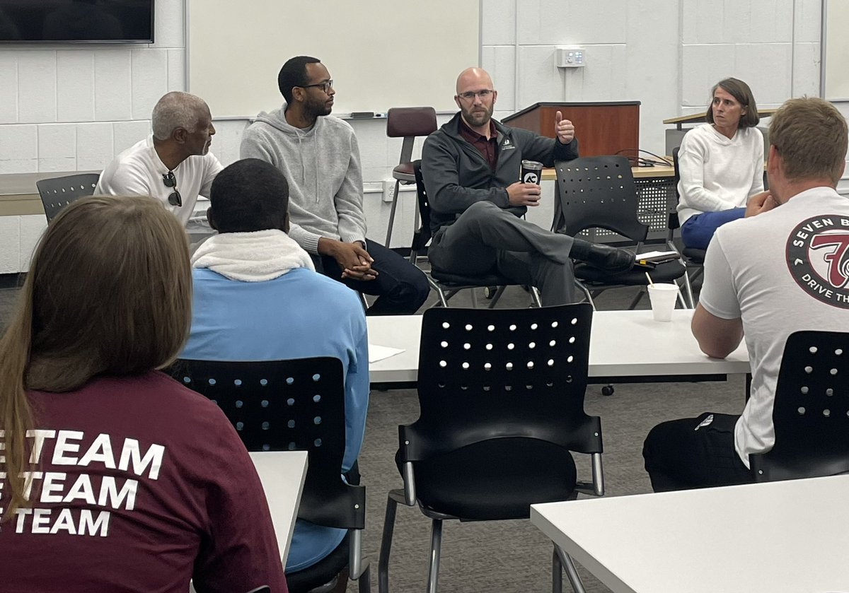 What an honor to have current and retired Exercise Science and Sports Management faculty speak to grad students about research in the profession. Inspiring the next generation of game changers in Exercise &amp; Sports Science! #GoBigE <a href="/EKU_ESS/">EKU Exercise & Sport Science</a> <a href="/EKU_CHS/">EKU CHS</a>