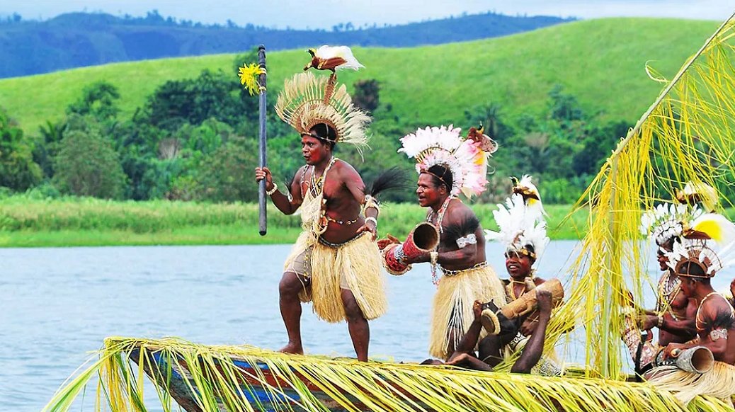 uatcnews's tweet photo. The Baliem Valley is located in eastern Indonesia. Hiking through the marvelous forest, you will not only experience the charm of traditional tribes, but also feel the mysteries of nature. Enjoy this purifying spiritual spring for your soul! #BornforAdventure https://t.co/TwtmPquHEt