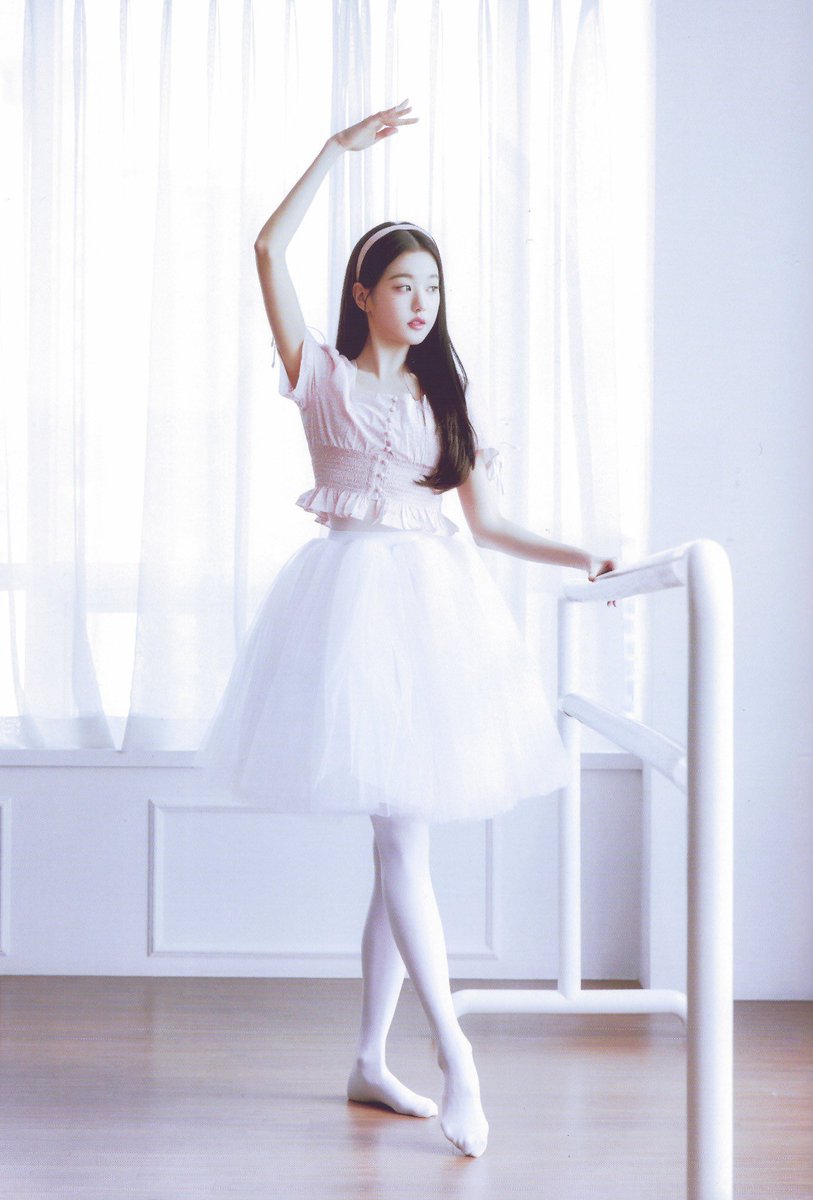 wonyofolder's tweet photo. ballerina wonyoung 🩰 https://t.co/ixYzPdTEvL