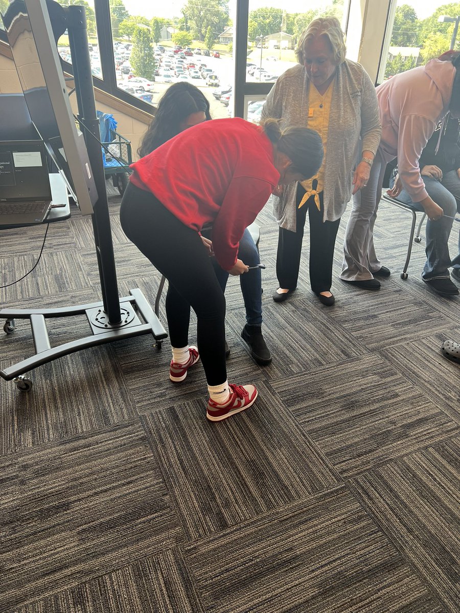 MsLopez_ED's tweet photo. What a great experience at Scrubs Camp hosted by @USMSpireWire for our Cristo Rey students interested in the medical field. Students learned about an array of available pathways and asked questions while being led by amazing professionals. #medicalfield #futurespires https://t.co/UaEi6Ga5H2