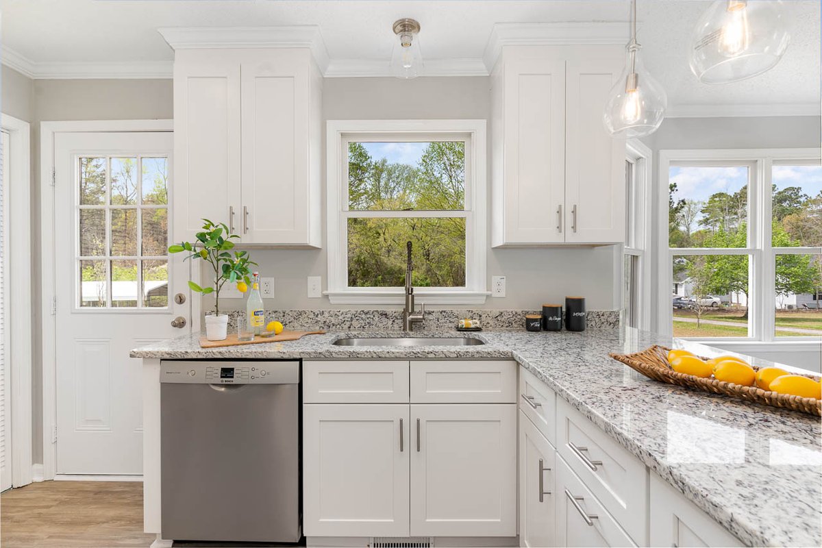 InvestorgirlK's tweet photo. Time to take the hassle, effort and extra 💸 out of selling your home! We buy homes in their "as is" condition. No fixing, no showings, no haggling on your part! 

Check out the link in our bio for more info! https://t.co/W2D3rIqPSH