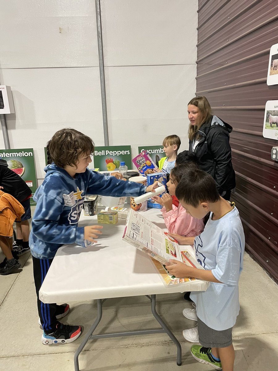 AllisonManion's tweet photo. We had a wonderful day exploring and learning at the AgriPark! Thanks @Daniel1Teach for a great day! https://t.co/vxIsR8Ppip
