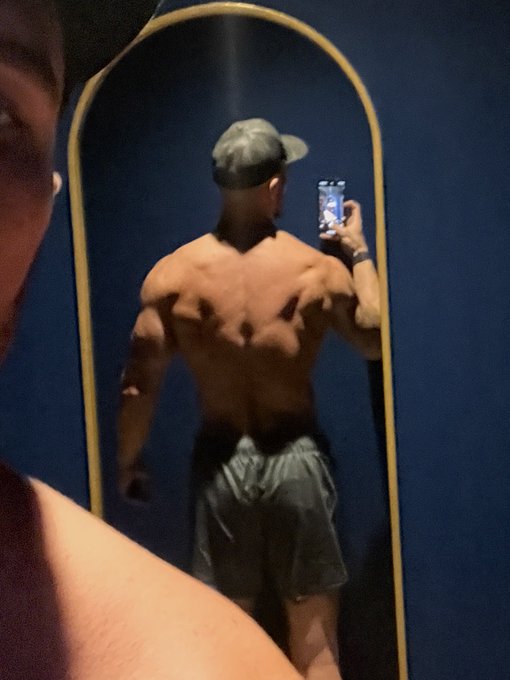 front &amp; back 🫡 https://t.co/ytMBOU9q9J