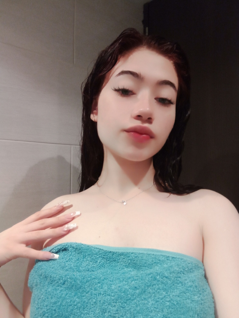 GenesisSoffia's tweet photo. I feel so pretty after toke a shower ❣️❣️ https://t.co/Ws8wBmJSFJ