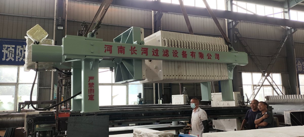 chfilters56991's tweet image. The picture is our Long River Henan&apos;s XMY20-630-30U-type chamber filter press, which is being arranged to be shipped to the customer&apos;s site in Aksu, Xinjiang, for rapeseed oil pressing. #filterpress #pressfilter #filtration #filtering #dewatering #sludgetreatment