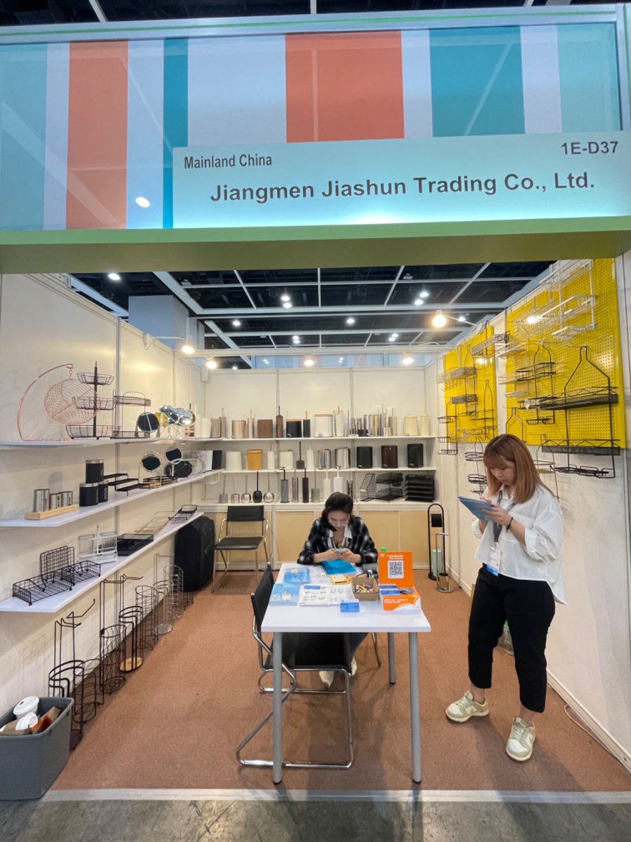 GinLaung's tweet image. Happy to attend the exhibition in HK, hope we can have better influence. 

#bathroomselfie  #DesignPerspectives  #HongKong  #manufacturer  #factory  #SupplyChains  #wholesale