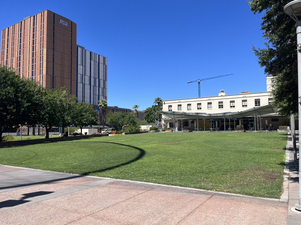 ZacNorth04's tweet photo. Civic Space Park is one of the many scenic venues that the downtown campus has to offer. https://t.co/gpOC7L4t58