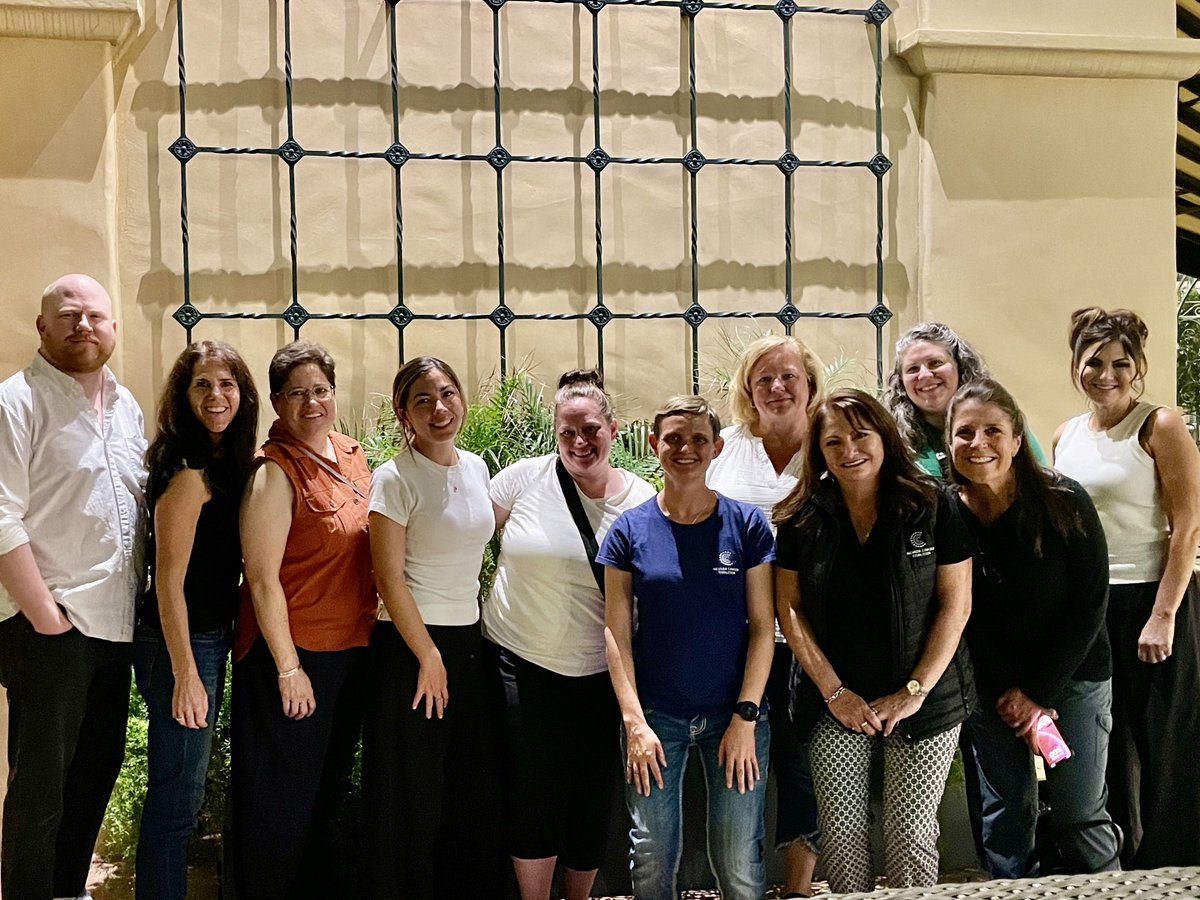 HuntsmanCOE's tweet image. A rewarding 24 hours spent with our fantastic Nevada partners: dinner w lots of laughs, a full day of coalition meetings featuring a lung cancer session w/@Sonampuri, networking with new colleagues, and by a beautiful evening at top golf @NVCancer @NeliMUlrich @huntsmancancer✨