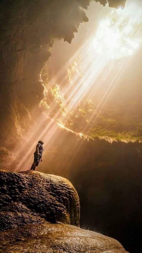 Tudo o que tenho e sou veio de Deus. 
Conquistei com meus joelhos dobrados. 

Mateus 7.7