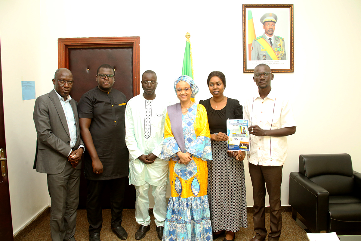 bagami_traore's tweet photo. 1/2 J’ai reçu en audience ce 12 sept 2023, une délégation de West African Entrepreneurship and Innovation Foundation #WAEIF conduite par son Coordinateur Mahamadou Yaffa. Nous avons échangé sur l’organisation du #salon régional de l’#emploi à #Ségou et à #Kayes en Oct & Nov 2023. https://t.co/7K2nfewBKM