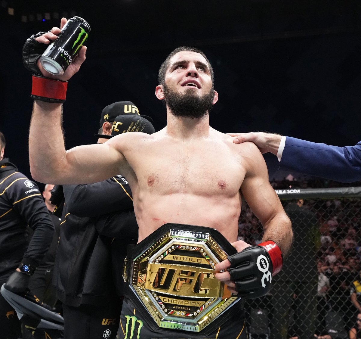 MMArena_'s tweet photo. Bientôt le retour du Roi des Lightweight 🏆 https://t.co/oprDxMemcP