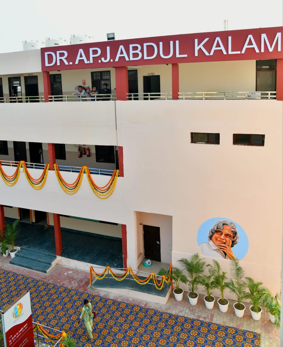 harjotbains's tweet photo. Today is a historic day for Punjab.

@ArvindKejriwal ji &amp; @BhagwantMann ji will inaugurate first School of Eminence in Punjab and also launch schemes worth more than 1500 crores for all govt. schools of punjab.

#PunjabEducationRevolution https://t.co/BtEqpj2viU