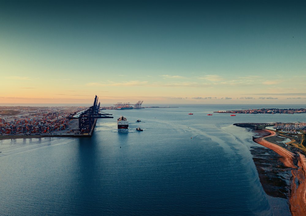 A new study suggests that <a href="/FreeportEast/">FreeportEast</a> could become a new UK centre for transport decarbonisation.

Read the full story here
norfolksuffolkunlimited.co.uk//article/freep…

#freeports #decarbonisation #ports #suffolk