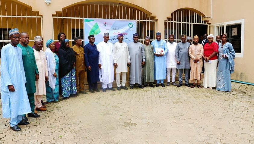 ubmagashi's tweet photo. I felt elated to receive the HM of Water Res &amp; Sanitation, Engr. Prof. Joseph, Terlumun Utsev, FNSE , FNICE, FNIWE &amp; the HM of State, Bello Muhammad Goronyo Esq who were on a familiarization visit to the Commission on Tuesday,12th Sept,2023 in Abuja.@Temple_Oraeki @FMWR_Nigeria https://t.co/6ZOu4dvid2