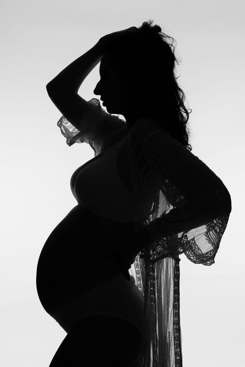 From a recent shoot with @mattrose85 taken @theboardroom.studio #maternity #maternityphotography #pregnancysilhouette #pregnancyphotoshoot #thirdtrimester