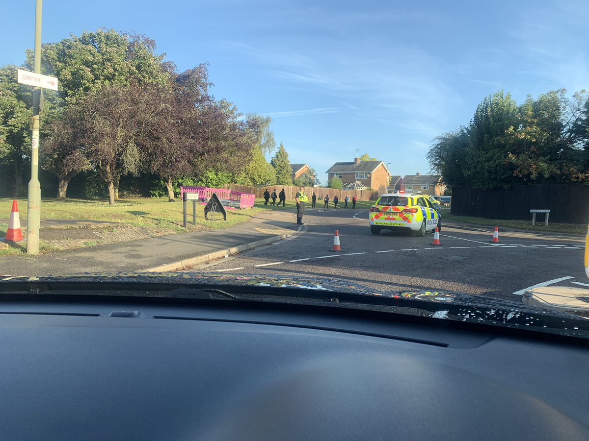 shariquasyed92's tweet photo. Large emergency presence including ambulance and armed police this morning in Audley Gate, Netherton, #peterborough ( it’s a busy street with school traffic every morning normally). Police have closed off entrance Via Thorpe road. @BBCCambs @BBCLookEast @BBCNews https://t.co/KTT8UTKRFy