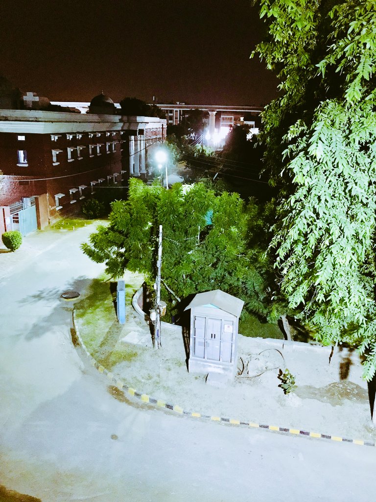 iamayehsa's tweet photo. آپ سے ملنے والا ہر شخص آپ سے آپ کے پیشے کے بارے میں پوچھتا ہے، آپ شادی شدہ ہیں، یا آپ کے پاس گھر ہے، گویا زندگی ایک گروسری کی خریداری کی فہرست ہے۔ کوئی کبھی نہیں پوچھتا، کیا آپ خوش ہیں؟

 ہیتھ لیجر https://t.co/TRtNELZpgs